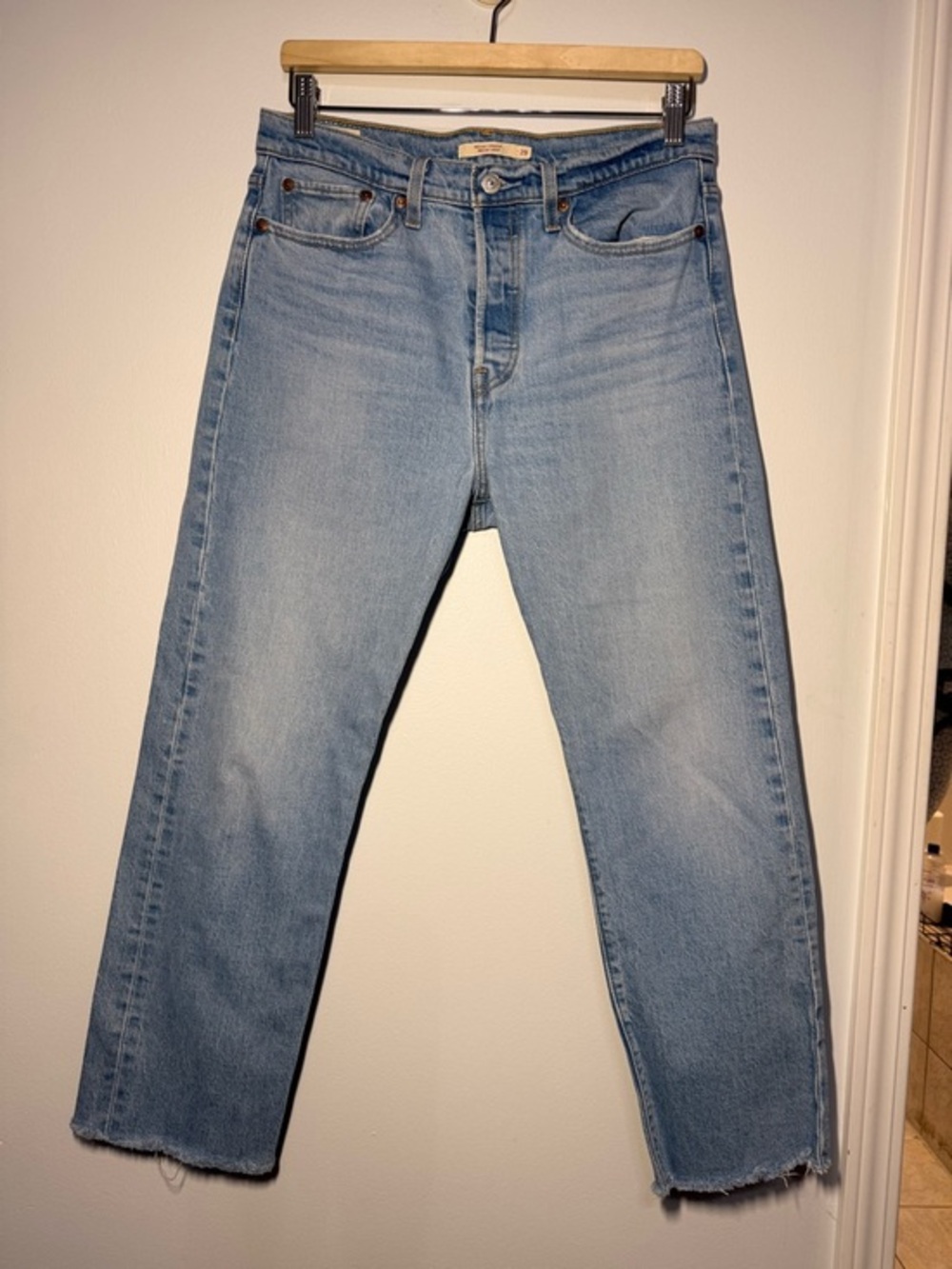 LEVI’S WEDGIE STRAIGHT ANKLE WOMEN'S JEANS UNDONE HEM SIZE 29